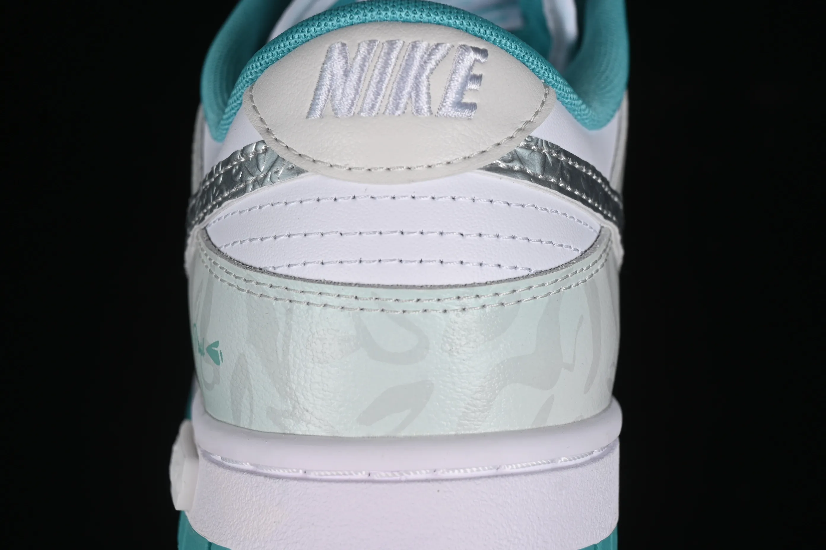 All Categories Nk SB Dunk Series Nk SB Dunk Low Low-top Sneakers Nk Dunk Low Panda Prank Special Project Heartbeat Email Mint Heart SB Low-top Casual Sneakers DV0833-102